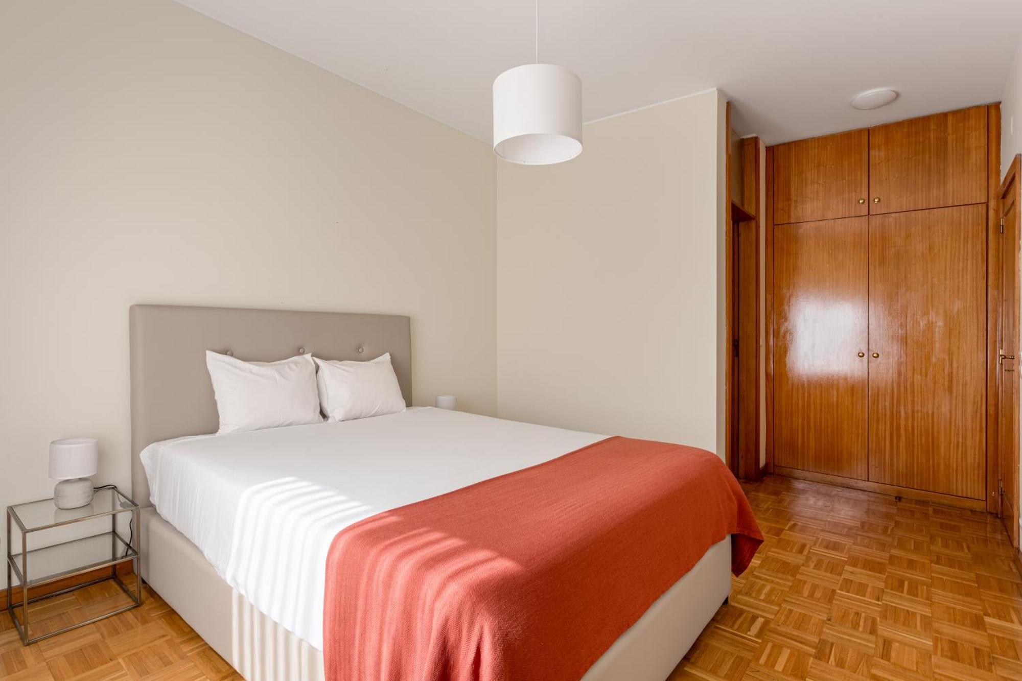 Joivy Stylish City Centre Flat With Parking Maía المظهر الخارجي الصورة