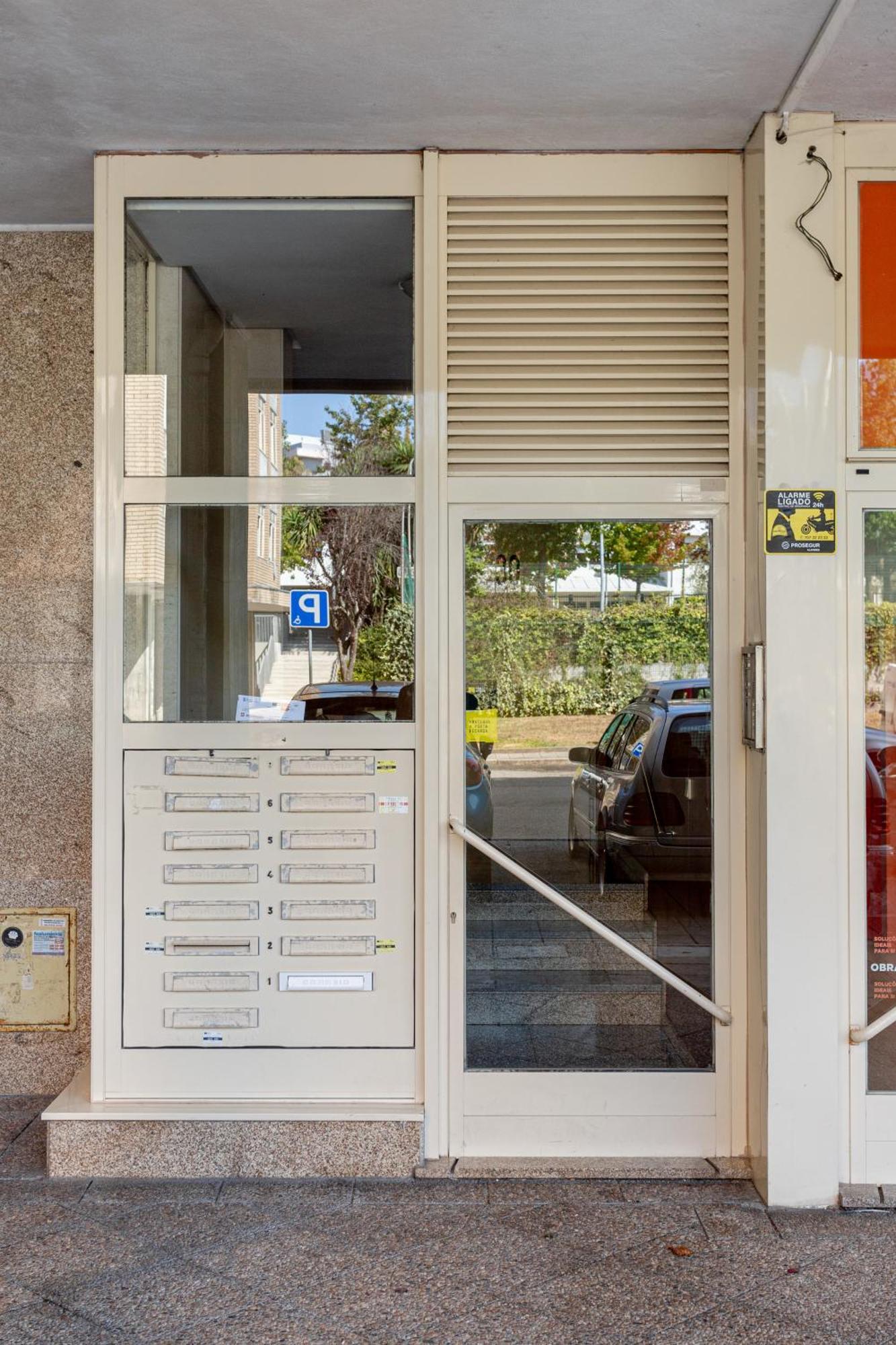 Joivy Stylish City Centre Flat With Parking Maía المظهر الخارجي الصورة